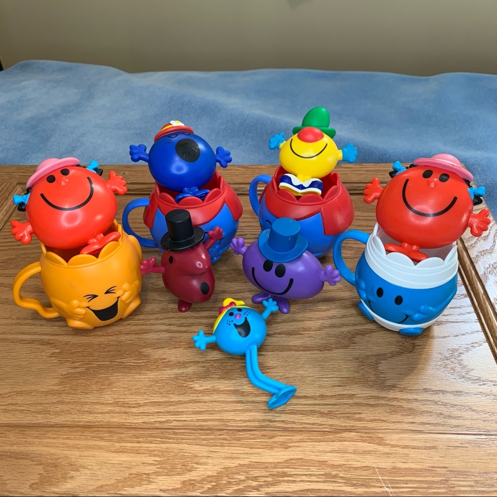 Lot of Little miss and Mr.Men Mc Donalds Toys (2019)-7 pcs and Cup (2020)-4pcs